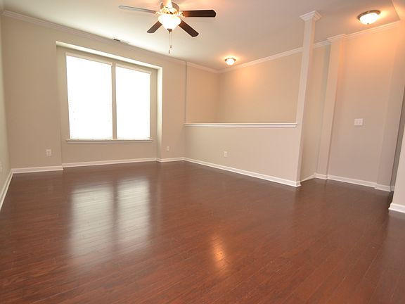 5th image of 327 Dove Cottage Ln