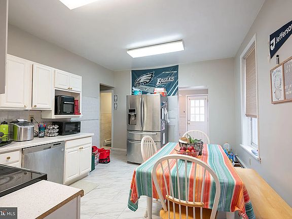 3rd image of 4229 Manayunk Ave