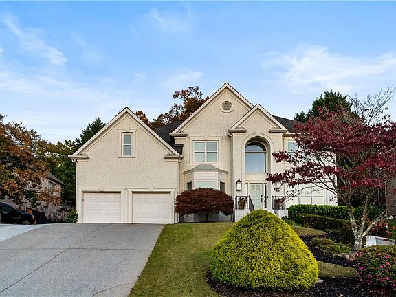 2nd image of 3713 Lake Edge Dr