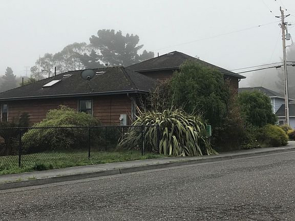 3rd image of 2191 Burns Dr