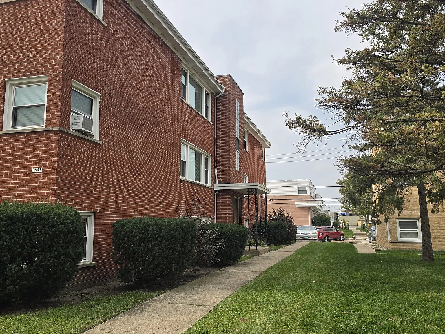 2 bed, 850 sqft, $1,700 — Photo 2