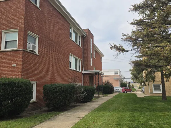 8808 N Wisner St, Niles, IL 60714