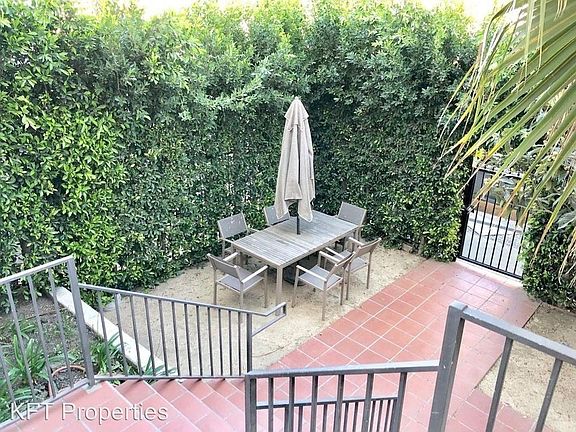 4th image of 937 Wilcox Ave APT 2