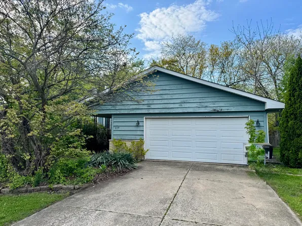 117 Vickroy Dr, Crown Point, IN 46307