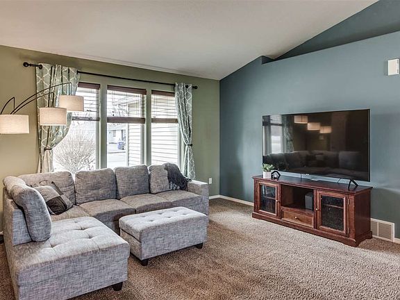 4th image of 1622 N Edgerton Ct