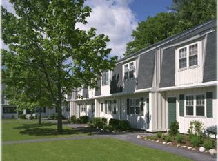 44 New Zealand Rd APT 17, Seabrook, NH 03874
