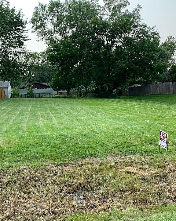 1st image of 821 Rooney Dr