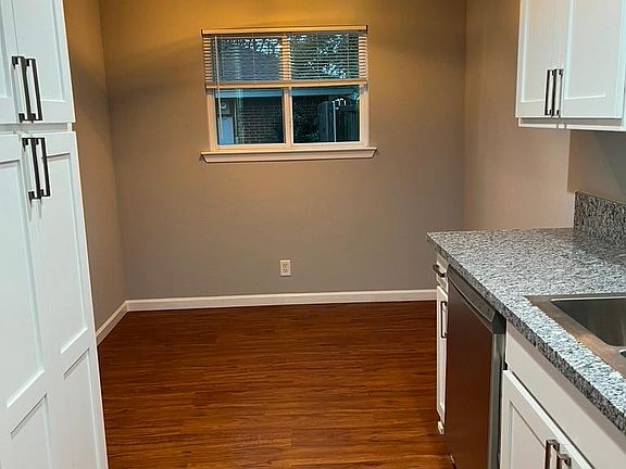 5th image of 242 Tennie Dr