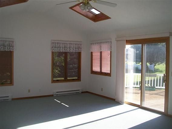 3rd image of 3919 Devereaux Dr