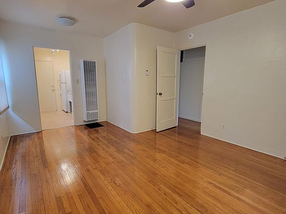 2nd image of 4026 1/2 Mississippi St