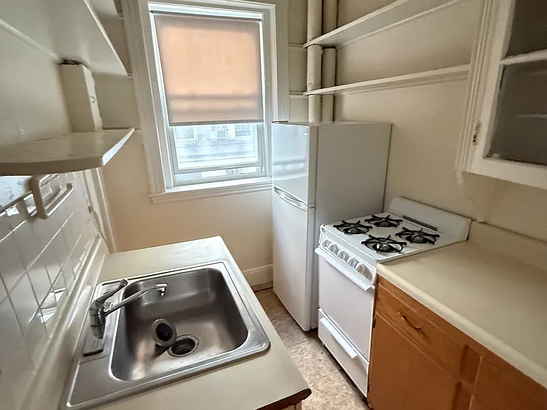 1210 Boylston St #6 — Photo 2