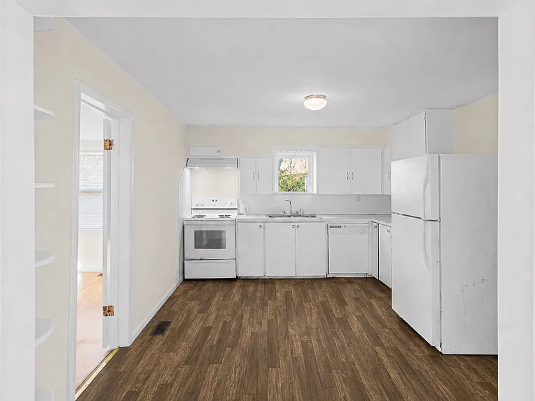 317 W Maddux St — Photo 8