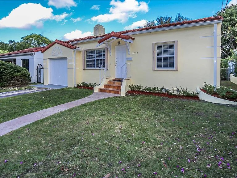 1015 Cortez St — Photo 38