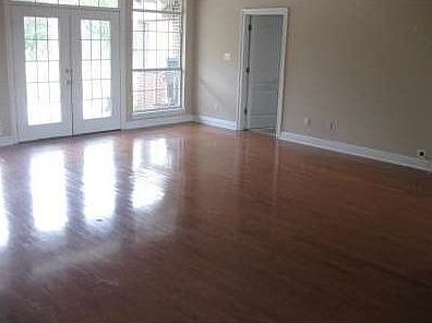 5th image of 18172 Robinwood East Dr