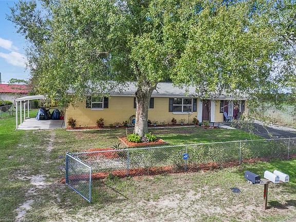 2nd image of 1529 Lucas Dr