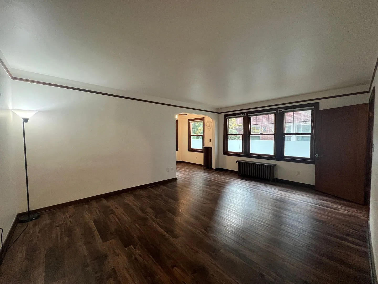 Charming Capitol Hill Vintage Condo with Original Features & Ideal Location — Photo 2