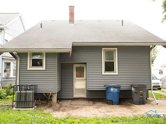 4th image of 4030 Westway St