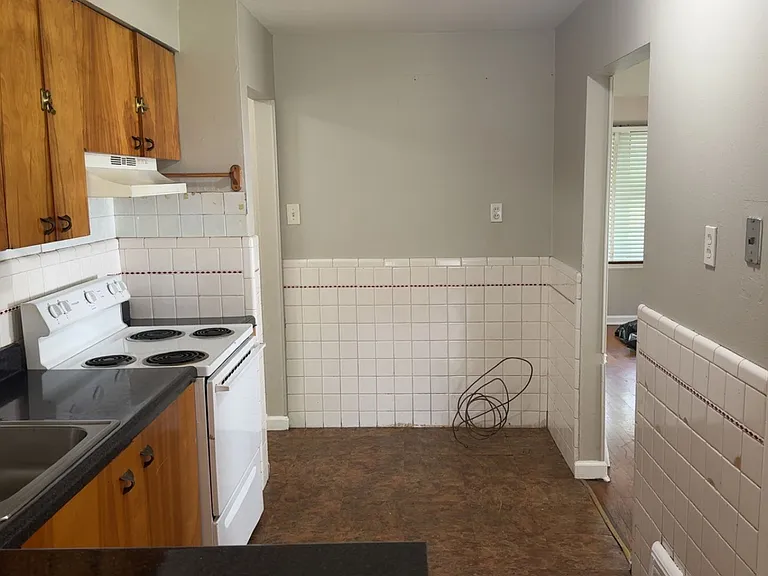 1906 Bainbridge Dr — Photo 11