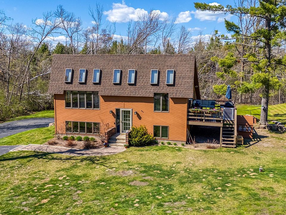 1st image of 2935 Acorn Ln NE