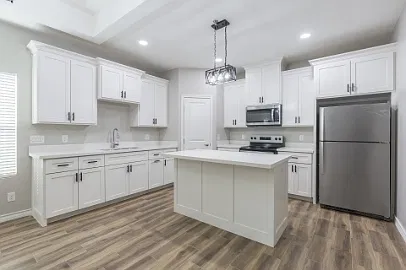 820 E Cedar Ave — Photo 2