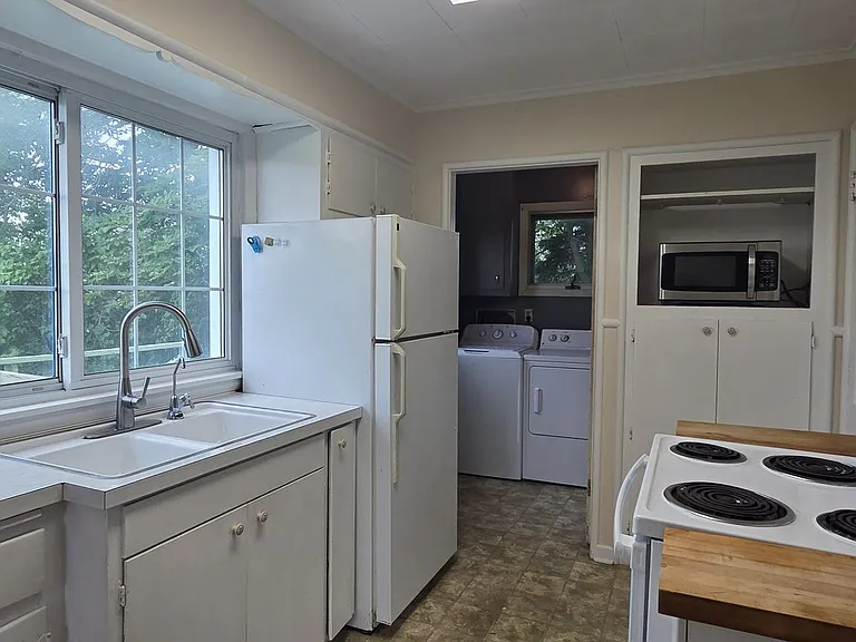 13497 Center Rd — Photo 17