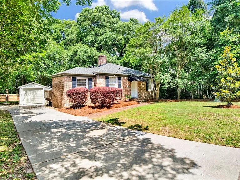309 Border Dr W — Photo 1