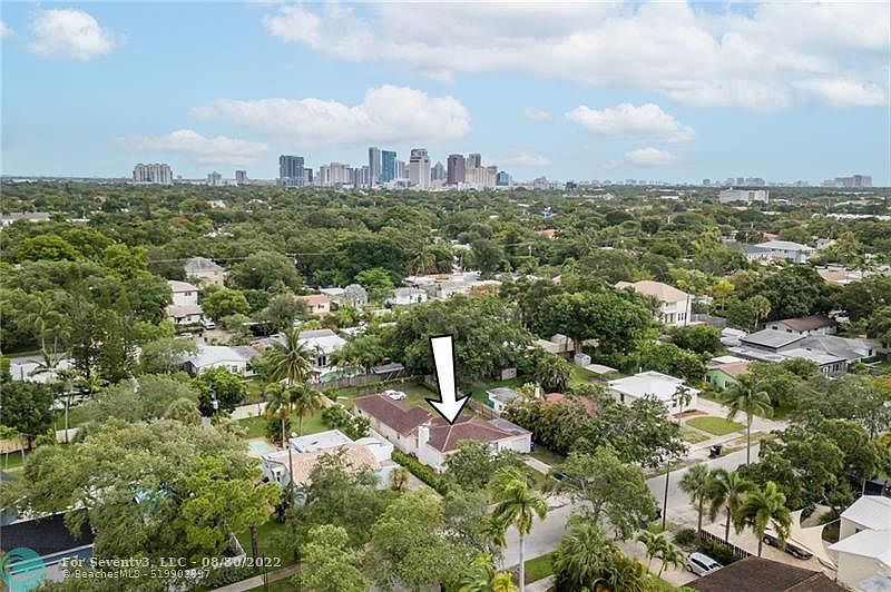 1st image of 825 SW 18th St