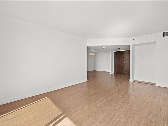 5th image of 343 Pioneer Dr Unit 703