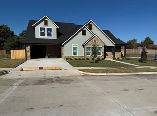 512 Bandera Dr, Howe, TX 75459