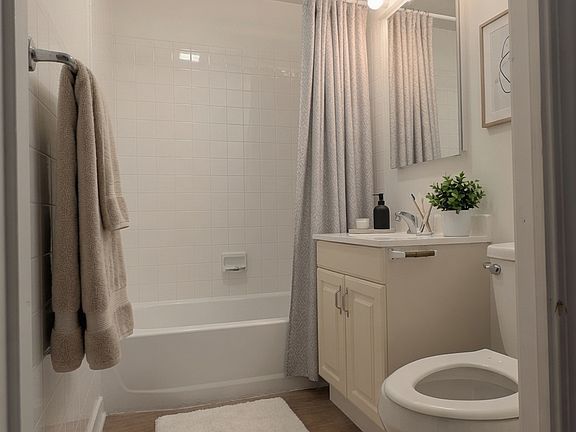 3rd image of 2405 5th Ave APT 2