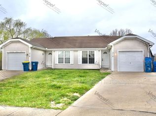 916 Swallow Cir, Liberty, MO 64068