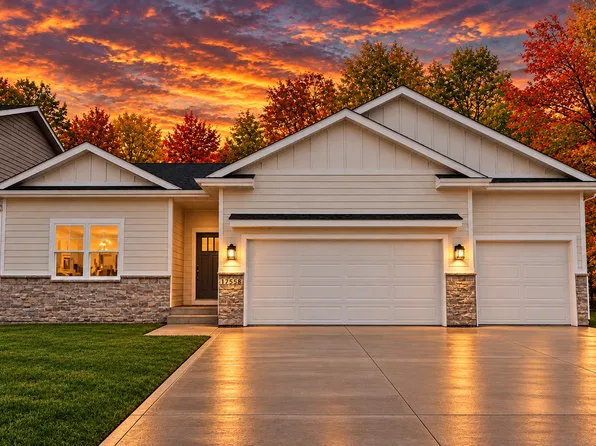 17558 Brookview Dr, Urbandale, IA 50323