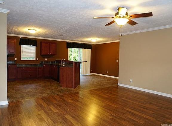 5th image of 189 Winding Cedar Dr