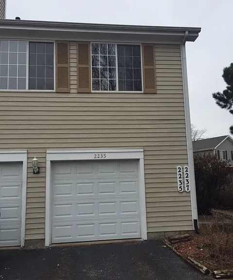 2235 Colorado Ave — Photo 2