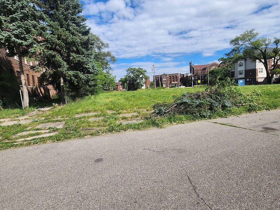 2nd image of 8710 Heritage Pl