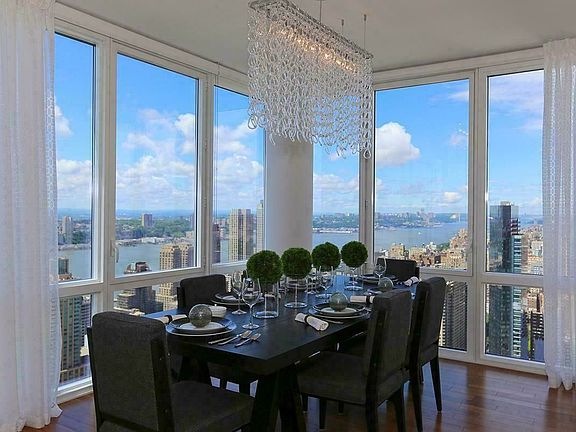 3rd image of 160 W 62nd St APT 51D