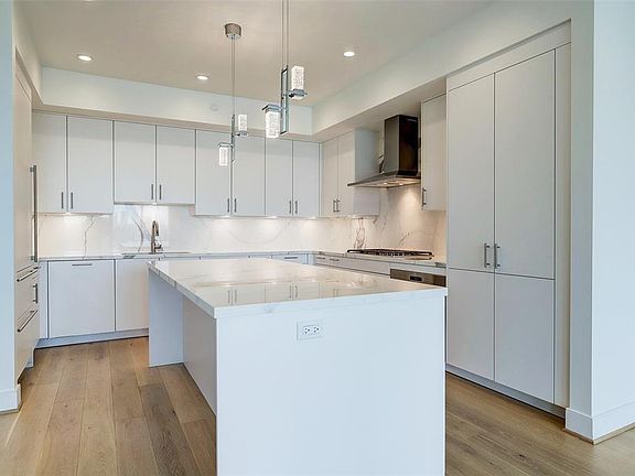 4th image of 2047 Westcreek Ln Unit 804