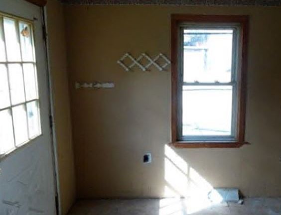 4th image of 20798 Goller Ave