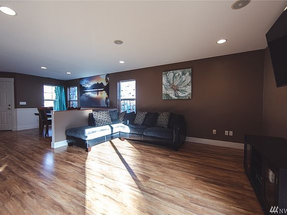 5th image of 18625 94th Ln E