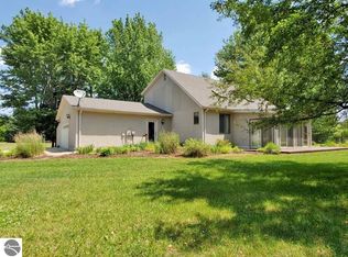 94 Four Square Dr, Mount Pleasant, MI