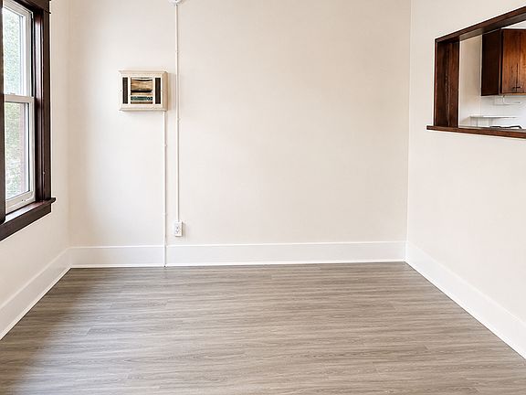 4th image of 23 19th Ave #3