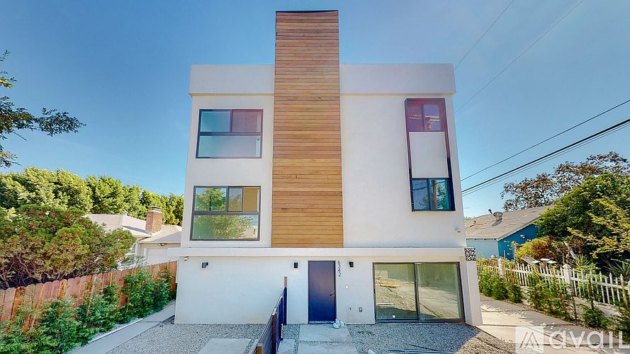 1st image of 6344 Camellia Ave #6344