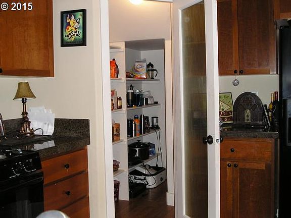 5th image of 1271 SE Roundelay St