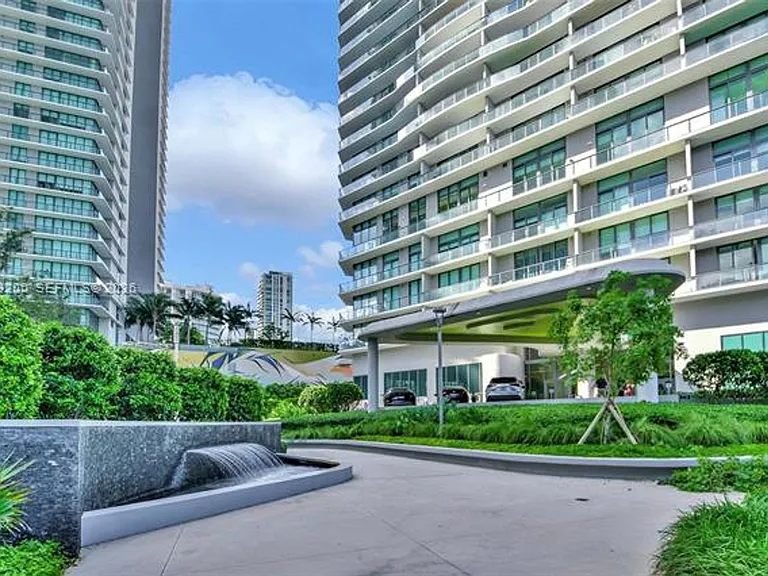 501 NE 31st St #Penthouse 4302 — Photo 41