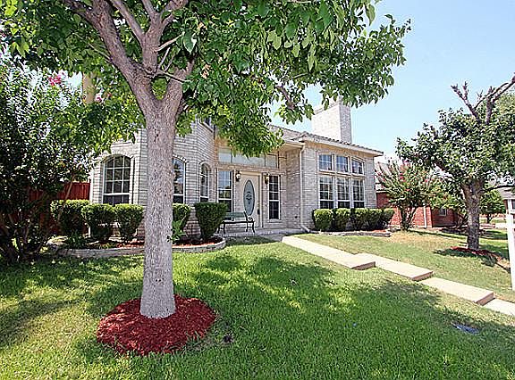 2nd image of 2062 Camelot Dr