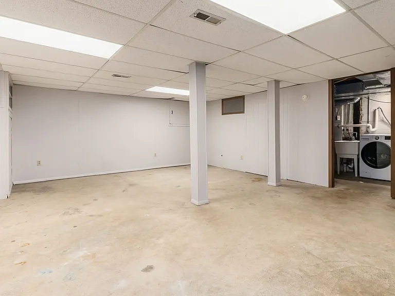 826 Doherty Rd — Photo 43