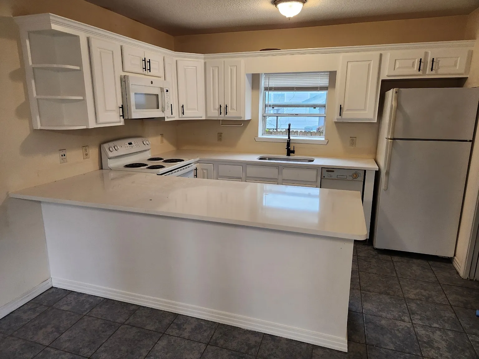1 bed, 751 sqft, $1,375 — Photo 3