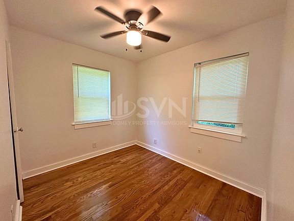 4th image of 160 Stonewall Pl #17992596