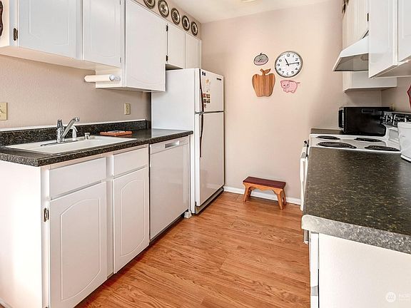 3rd image of 4812 S 187th Pl APT B103