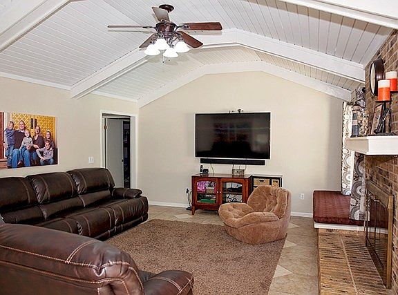 3rd image of 108 Trailwood Cir